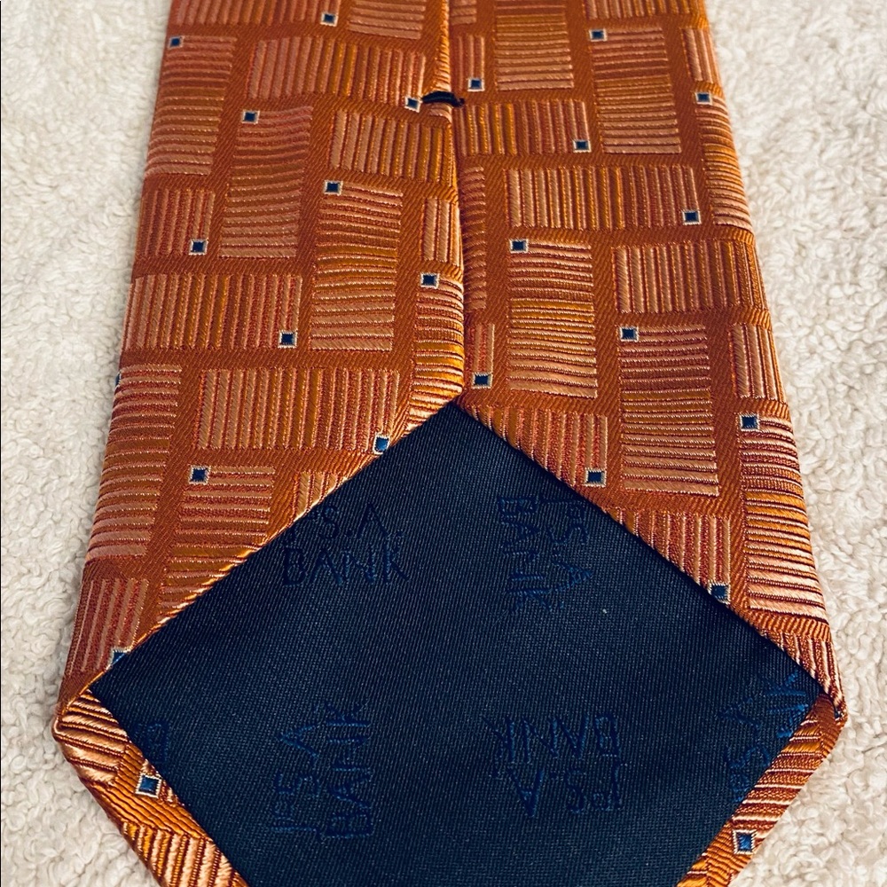 Brand New Corporate Power Tie By JOS A BANK - Picture 3 of 4